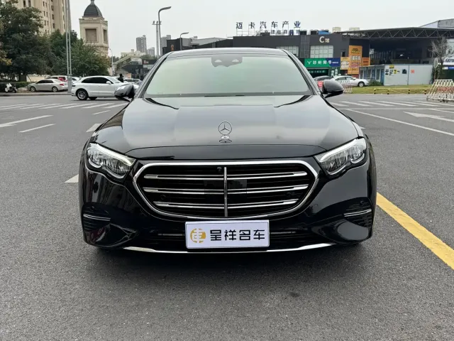 Mercedes-Benz E-Class — Фото автомобиля 2