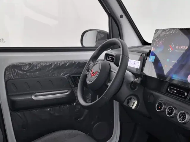 Wuling Zhiguang NEV — Фото автомобиля 22