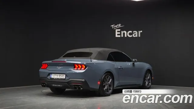 Ford Mustang Mustang 7 поколение 2.3 EcoBoost Premium Кабриолет — Фото автомобиля 2