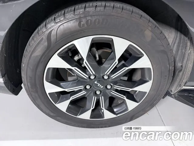 Kia Carnival — Фото автомобиля 6
