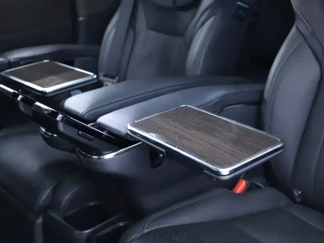 Toyota Alphard — Фото автомобиля 10