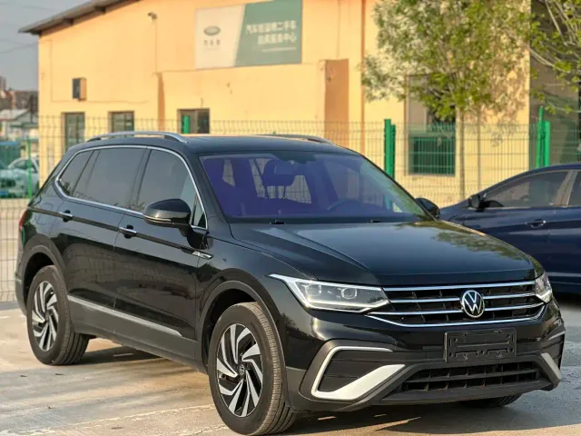 Volkswagen Tiguan L — Фото автомобиля 3
