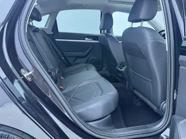 Volkswagen Lavida — Фото автомобиля 18