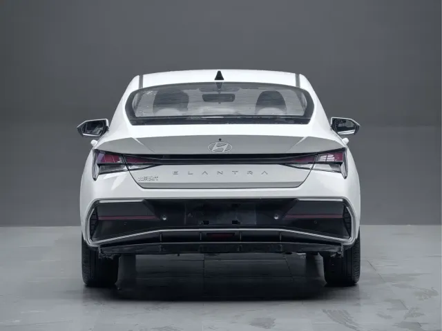 Hyundai Elantra — Фото автомобиля 10