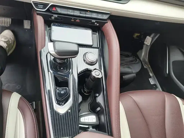 Geely Xingyue L — Фото автомобиля 9