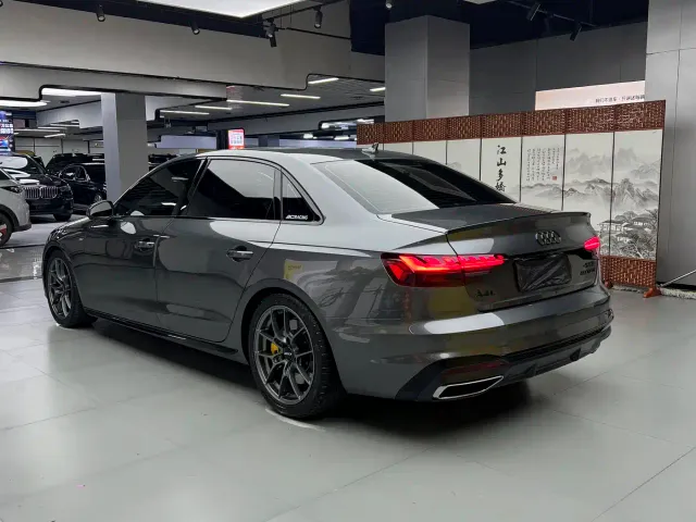 Audi A4L — Фото автомобиля 7