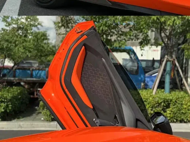 Lamborghini Revuelto — Фото автомобиля 6