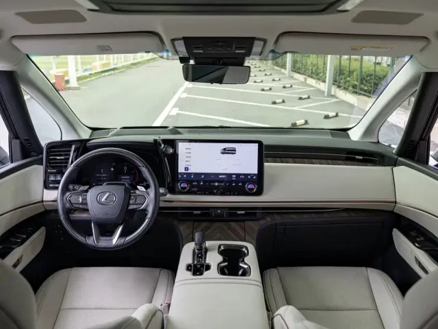 Lexus LM — Фото автомобиля 6
