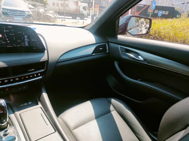 Cadillac CT5 — Фото автомобиля 25