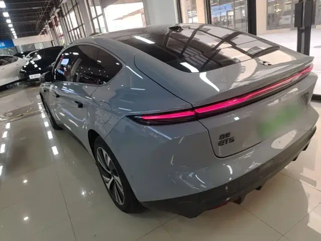 Nio ET5 — Фото автомобиля 4