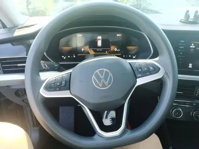 Volkswagen Passat — Фото автомобиля 10