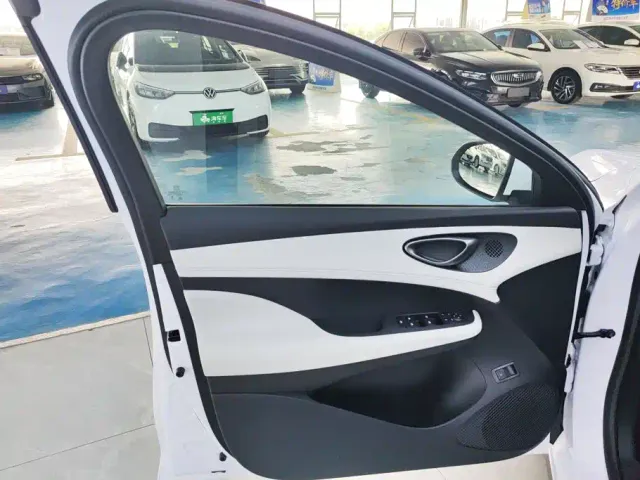BYD Seal 05 DM-i — Фото автомобиля 7