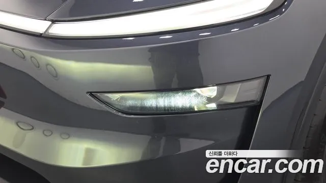 Tesla Model Y — Фото автомобиля 6