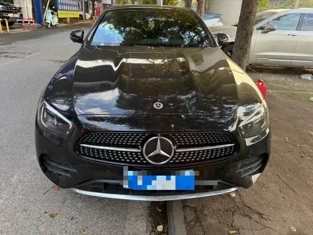 Mercedes-Benz E-Class — Фото автомобиля 2