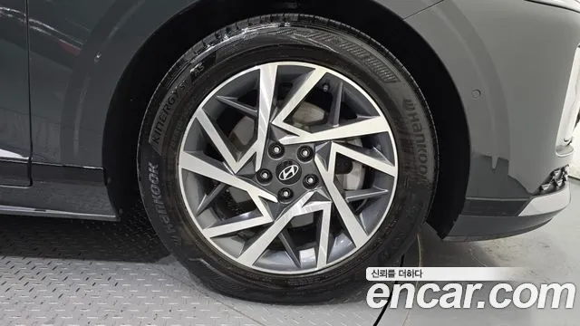 Hyundai Grandeur Grandeur (GN7) 2.5 Бензин 2WD — Фото автомобиля 19