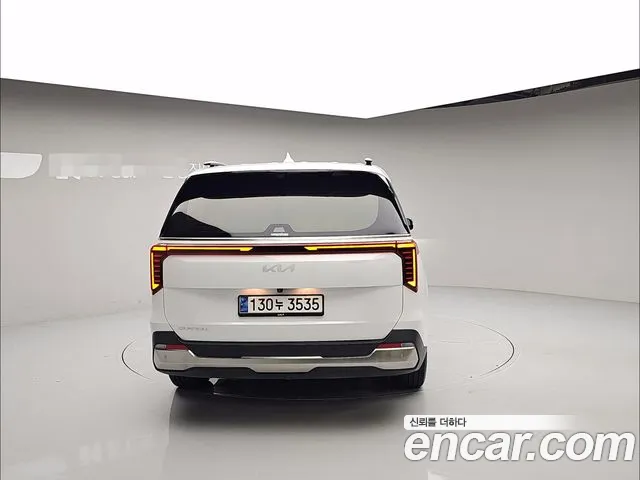 Kia Carnival Generation 4 — Фото автомобиля 5