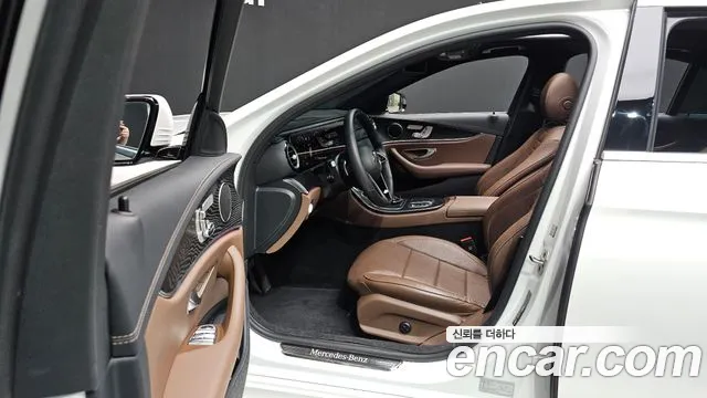 Mercedes-Benz E-Class — Фото автомобиля 15