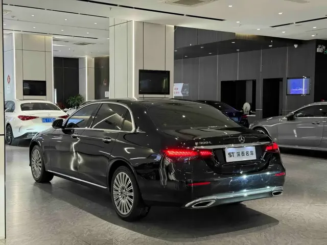 Mercedes-Benz E-Class — Фото автомобиля 9
