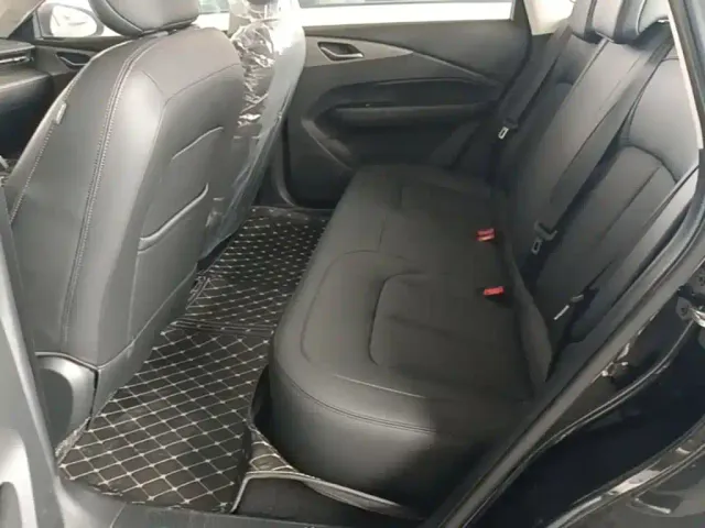 Wuling Starlight — Фото автомобиля 16
