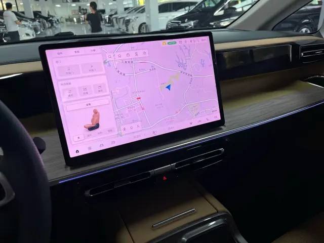 GAC Trumpchi E8 — Фото автомобиля 16