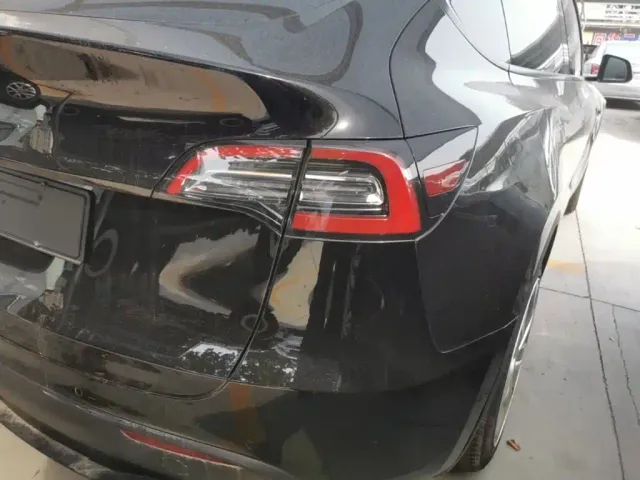 Tesla Model Y — Фото автомобиля 7