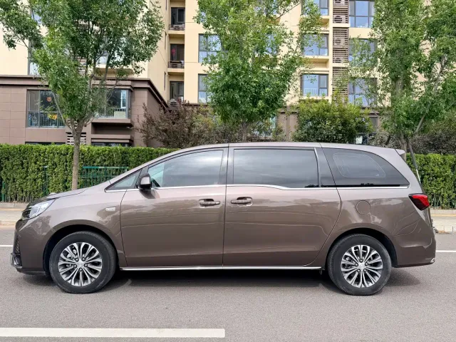 Buick GL8 — Фото автомобиля 26