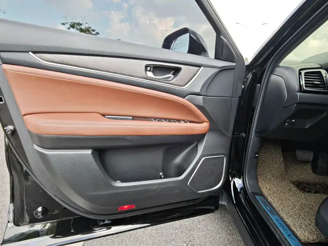 Honda UR-V — Фото автомобиля 30
