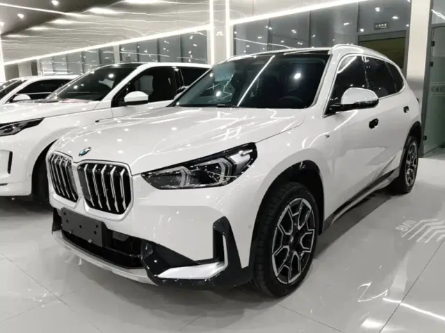 Фотография автомобиля — BMW X1