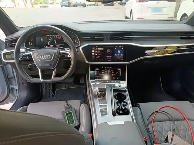 Audi A7L — Фото автомобиля 9