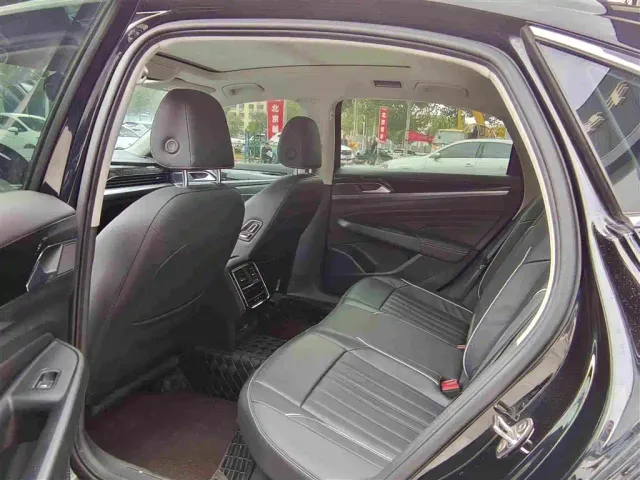Volkswagen Passat — Фото автомобиля 6