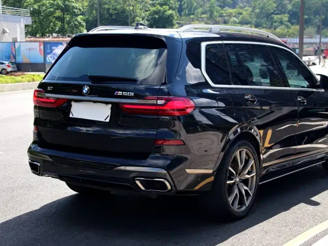 BMW X7 — Фото автомобиля 10