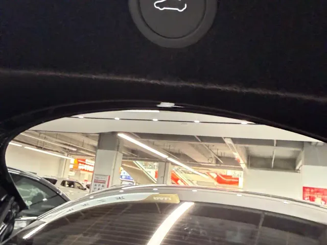 Tesla Model 3 — Фото автомобиля 11