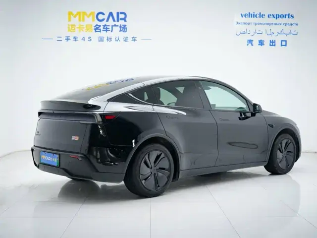 Tesla Model Y — Фото автомобиля 3