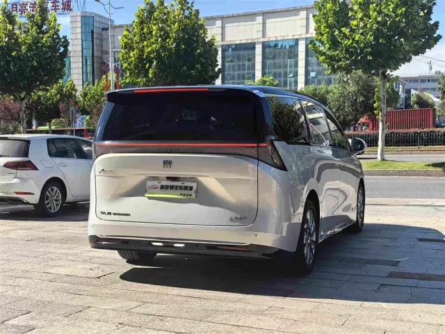 Buick Zhijing Shijia — Фото автомобиля 7