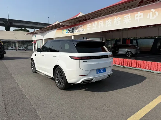 Land Rover Range Rover Sport — Фото автомобиля 10