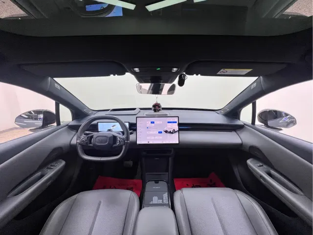 Lynk & Co Z20 — Фото автомобиля 20