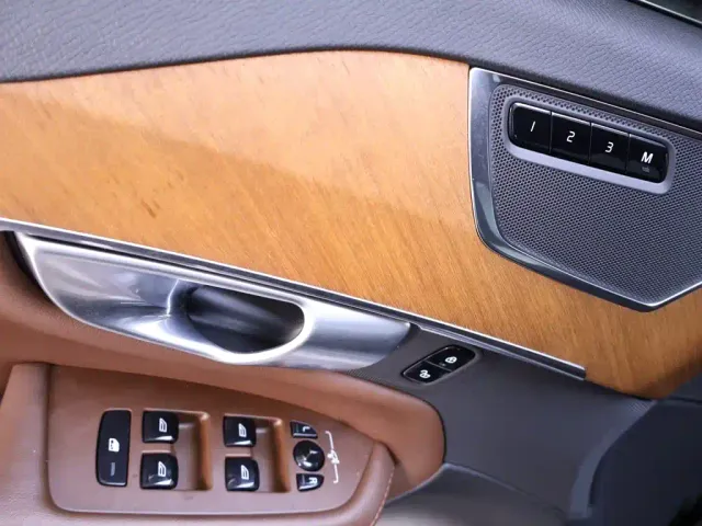 Volvo XC90 — Фото автомобиля 17