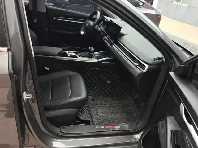 Geely Emgrand — Фото автомобиля 8