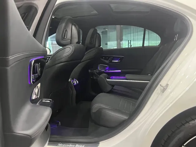 Mercedes-Benz C-Class — Фото автомобиля 12
