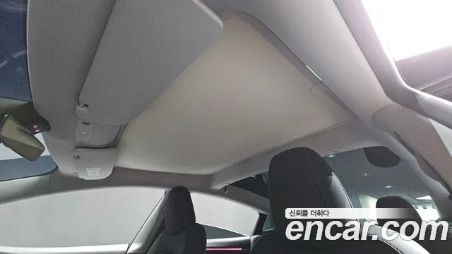 Tesla Model 3 — Фото автомобиля 19