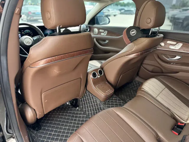 Mercedes-Benz E-Class — Фото автомобиля 9