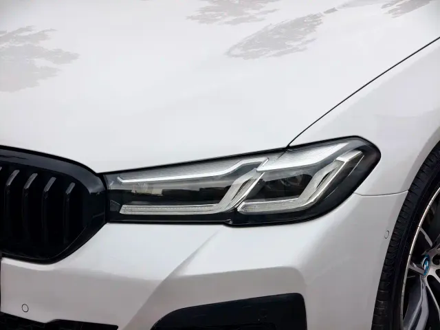 BMW 5 Series — Фото автомобиля 5
