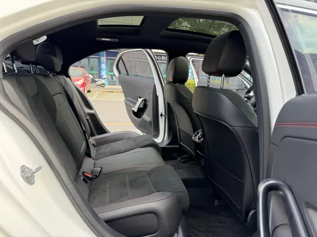 Mercedes-Benz A-Class — Фото автомобиля 12