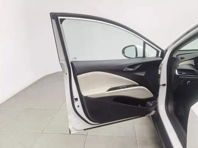 Buick Velite 6 — Фото автомобиля 8