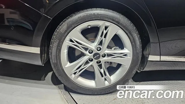 Фотография автомобиля — Genesis G90 G90 (RS4) Бензин 3.5 турбо AWD