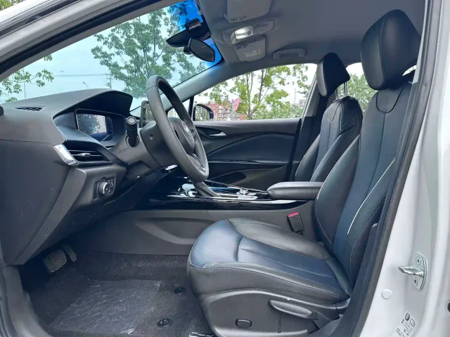 Buick Velite 6 — Фото автомобиля 5