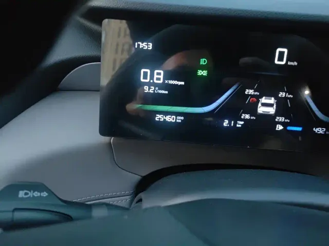 Geely Boyue L — Фото автомобиля 8