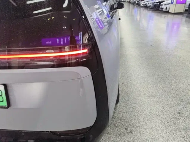 Li Auto MEGA — Фото автомобиля 7