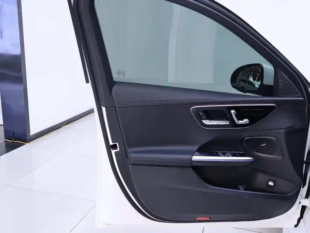 Mercedes-Benz C-Class — Фото автомобиля 18