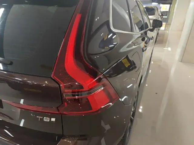 Volvo XC60 — Фото автомобиля 7